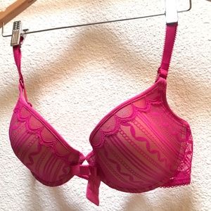 Huit 8 Paris. French Bra 34-D Underwire Lace & Lined. Your boobs will thank you.
